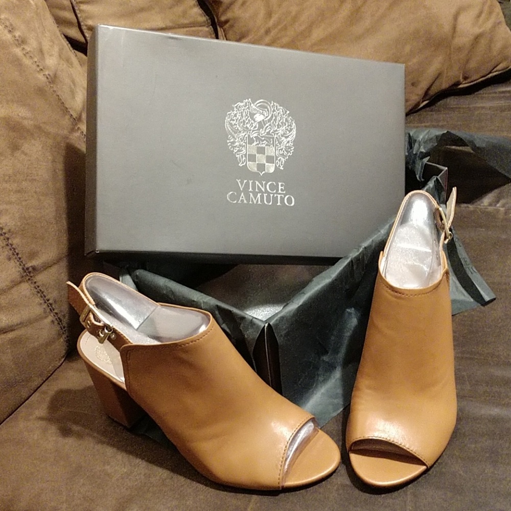 Vince Camuto Heels, size 8